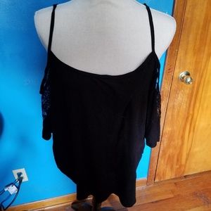 Black open sleeve top 3x